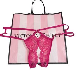 Victoria’s Secret Very Sexy Crotchless Thong M Hot Pink Lace Strappy‎ NWT